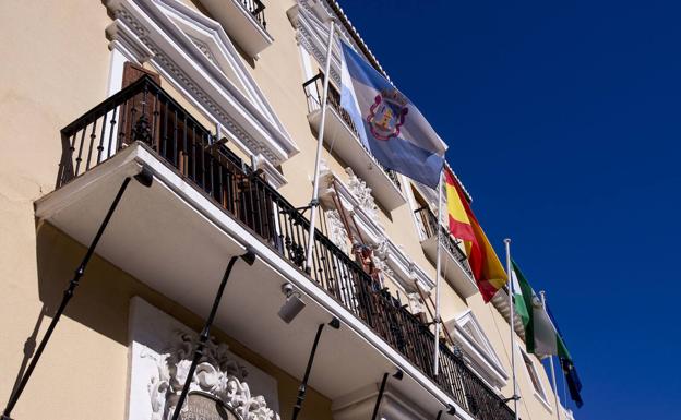 El PSOE acusa a García Chamorro de llevarse a personal de Recaudación para que gestione Facebook y Twitter