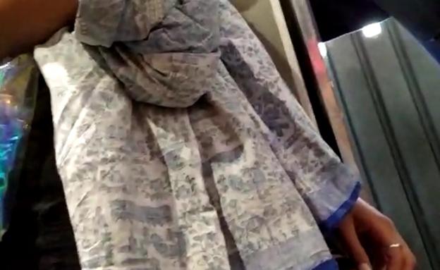 El vídeo del momento en que Vueling impide a una granadina embarcar: «Llama a la Guardia Civil»