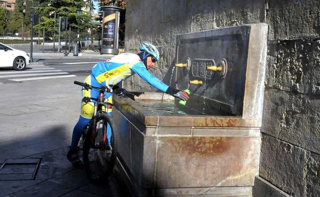 Una ruta por Granada para refrescarse a cada kilómetro