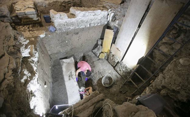 Los investigadores creen que un terremoto o una riada destrozó el sarcófago de Villamena