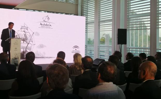 La Junta usará el centenario de la primera navegación al mundo como promoción