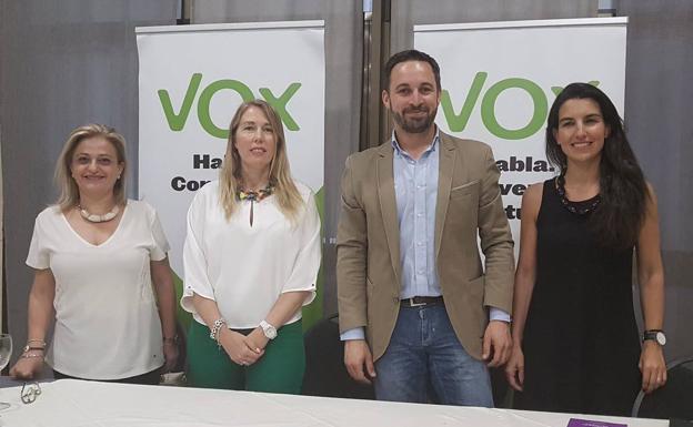 Una gestora se hará cargo de Vox en la provincia al dimitir la mitad de la dirección
