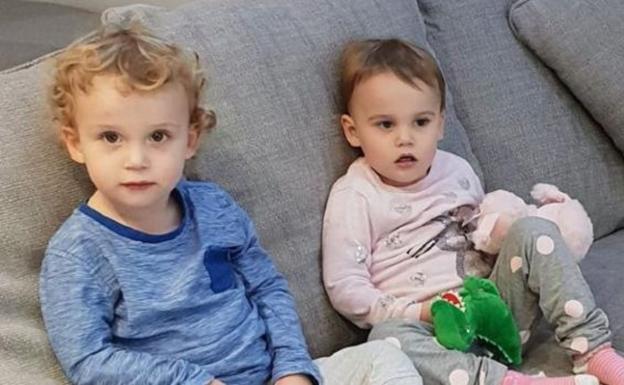 Una madre ahoga a sus dos hijos en una bañera para «castigar» a su marido