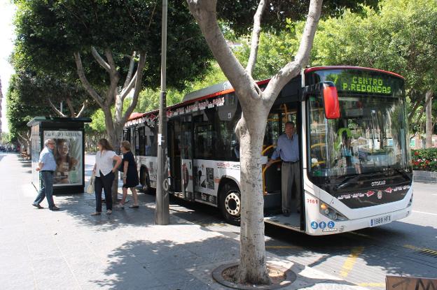 Los autobuses urbanos de Almería suman más de 4,3 millones de viajeros