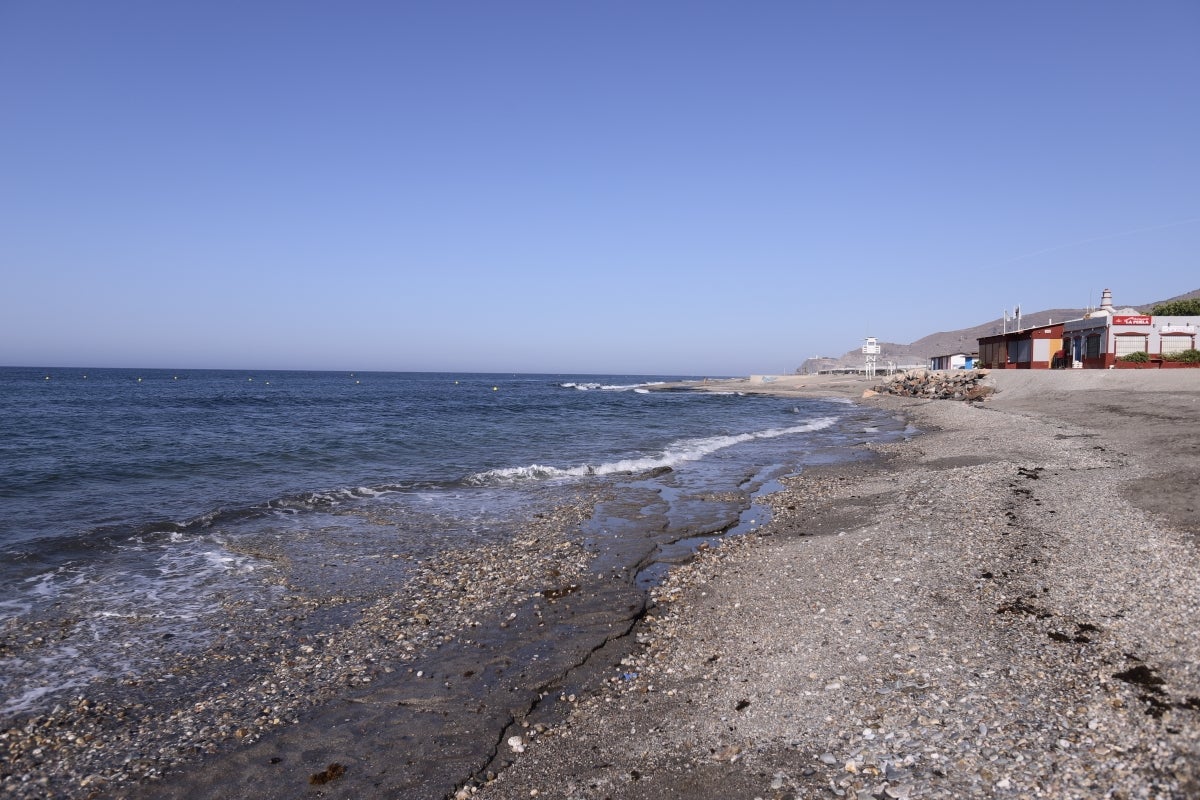 El temporal se ceba con Carchuna