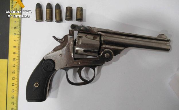 Detienen a un individuo por un el robo con una pistola en Ventas de Zafarraya