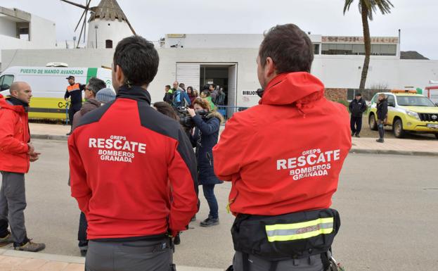 Rescatan a un trabajador herido tras quedar atrapado bajo un muro en una obra en el Paseo del Salón de Granada