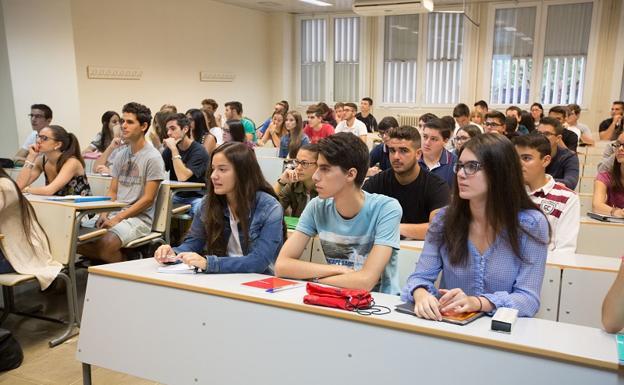 Ayudas de hasta 300 euros en Andalucía para la acreditación de idiomas del B1 o superior: estos son los requisitos