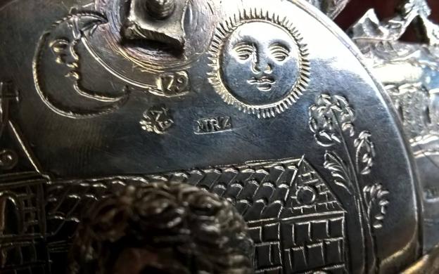 Los impresionantes detalles de la cruz de Albondón