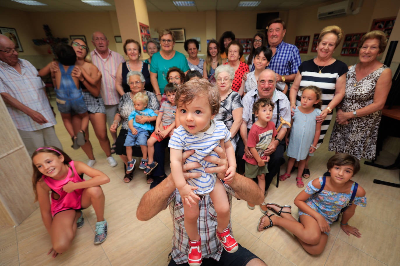 Solo uno de cada cinco pueblos de Granada tiene más niños que jubilados