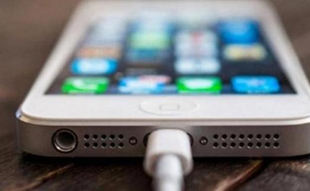 Estos son los 5 errores que cometes habitualmente al cargar tu móvil