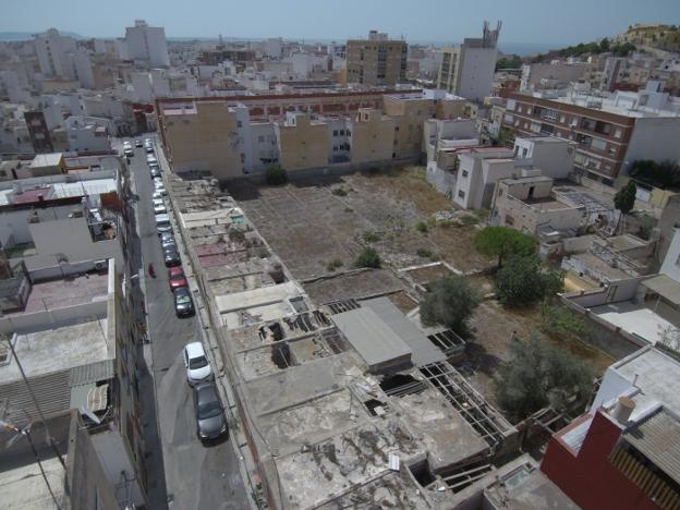 Urbanismo da luz verde al derribo de 13 viviendas en estado de ruina