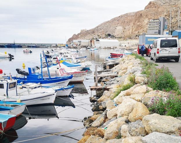 El puerto de Almería acondicionará la zona de fondeadero pesquero