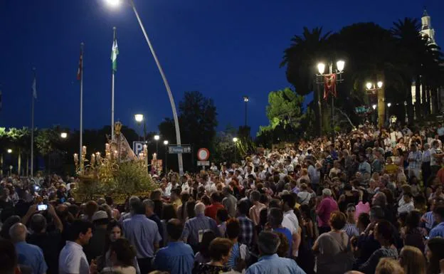 ¿Qué municipios de Granada celebran la fiesta de sus patrones el 15 de agosto?