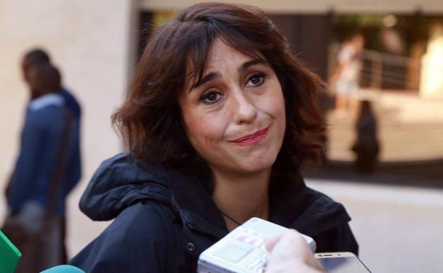 Juana Rivas entrega a sus hijos al padre tras pasar unos días en España