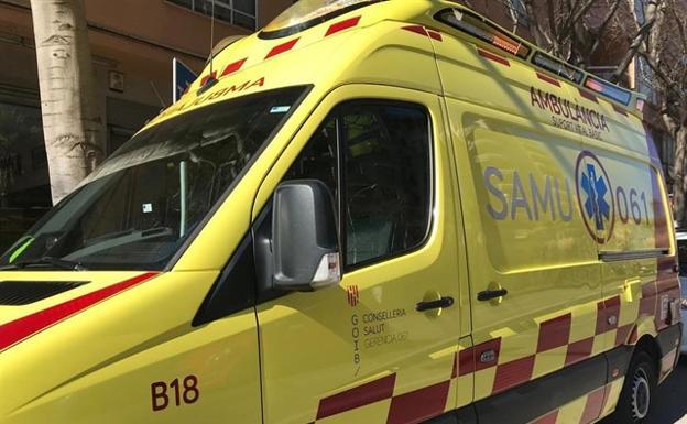 Muere aplastada por la furgoneta de la que acababa de apearse y en la que estaban sus hijos