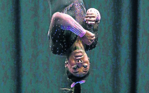 La tortuosa historia de Simone Biles, la gimnasta que ha revolucionado el deporte