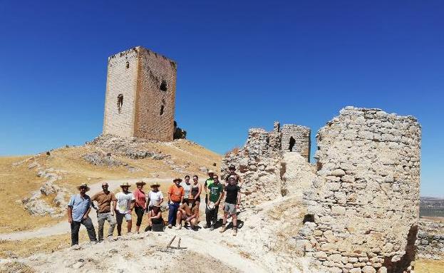 Arrancan las excavaciones del plan director del Castillo de Teba