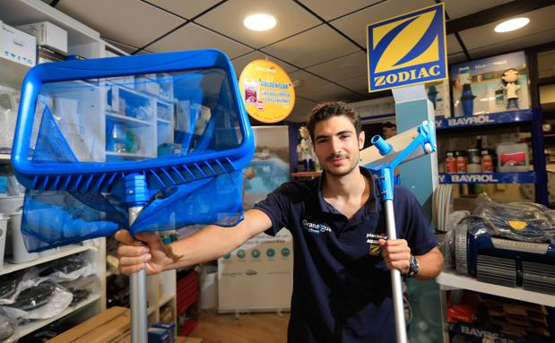 «Con todo lo que nos hemos encontrado en las piscinas se me han quitado las ganas de baño»