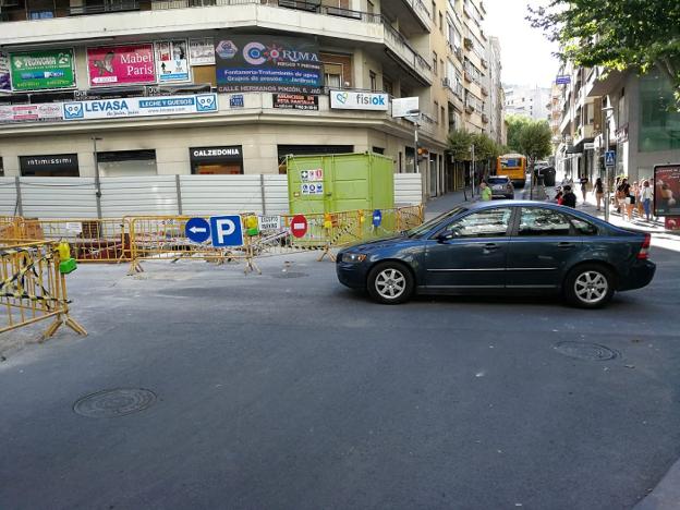 El acceso al parking de la Constitución estará desde hoy por la calle Virgen de la Capilla
