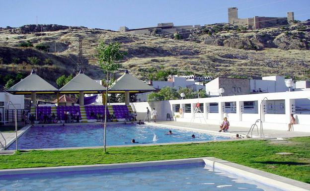 La piscina del Tomillo seguirá abierta una semana más a petición de los vecinos