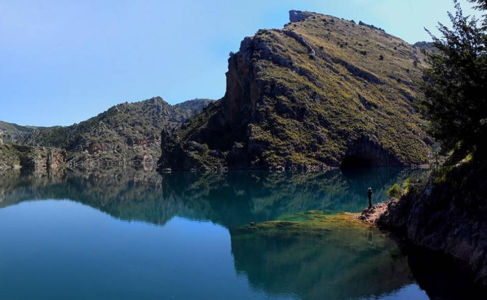 La ribera de la media montaña