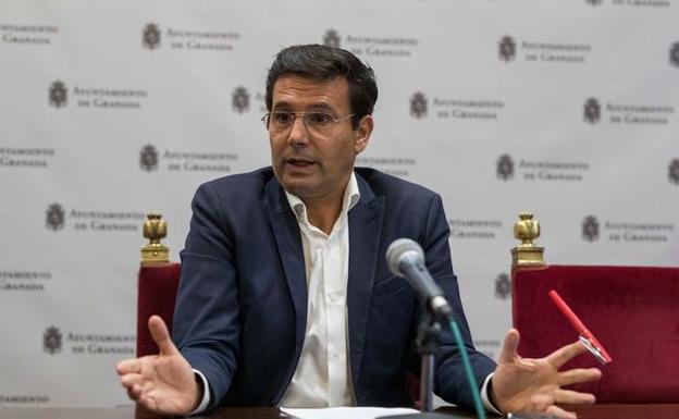 El PSOE anuncia un pacto social ante la «parálisis» del Ayuntamiento