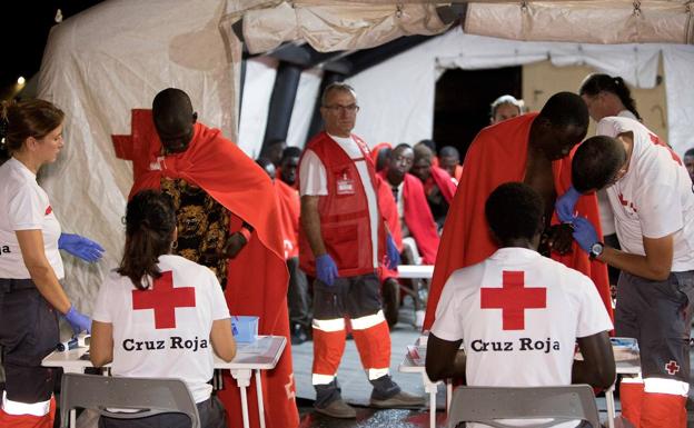 Más de 200 inmigrantes llegan a Motril en siete días con el nuevo centro aún sin abrir