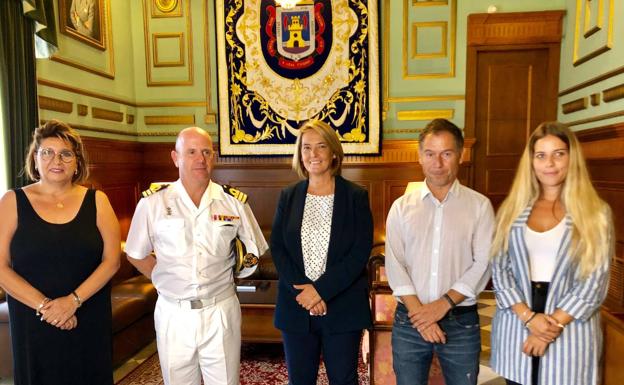 Motril recibe al nuevo comandante naval de Granada y Almería