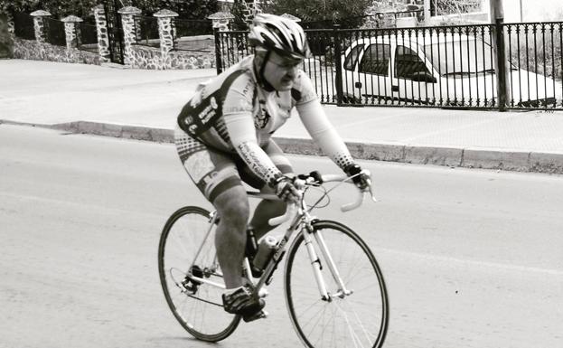 Peñas ciclistas de toda la provincia rendirán homenaje a Diego López, un compañero fallecido en junio