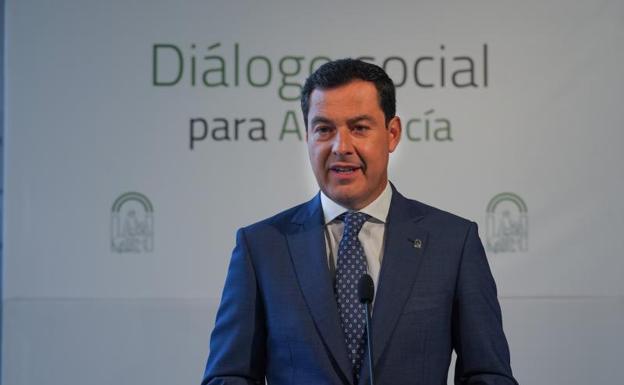 Moreno recupera el formato tradicional de diálogo con la CEA, CC OO y UGT para garantizar la paz social en Andalucía