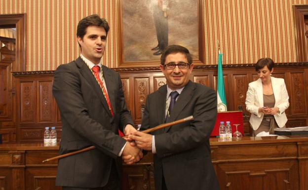 Luis Carmona deja la alcaldía de Ibros y pasa a centrarse en la Diputación