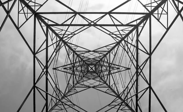 La plataforma en contra de las torres del Valle de Lecrín se ilusiona ante la opción de cambiar el trazado