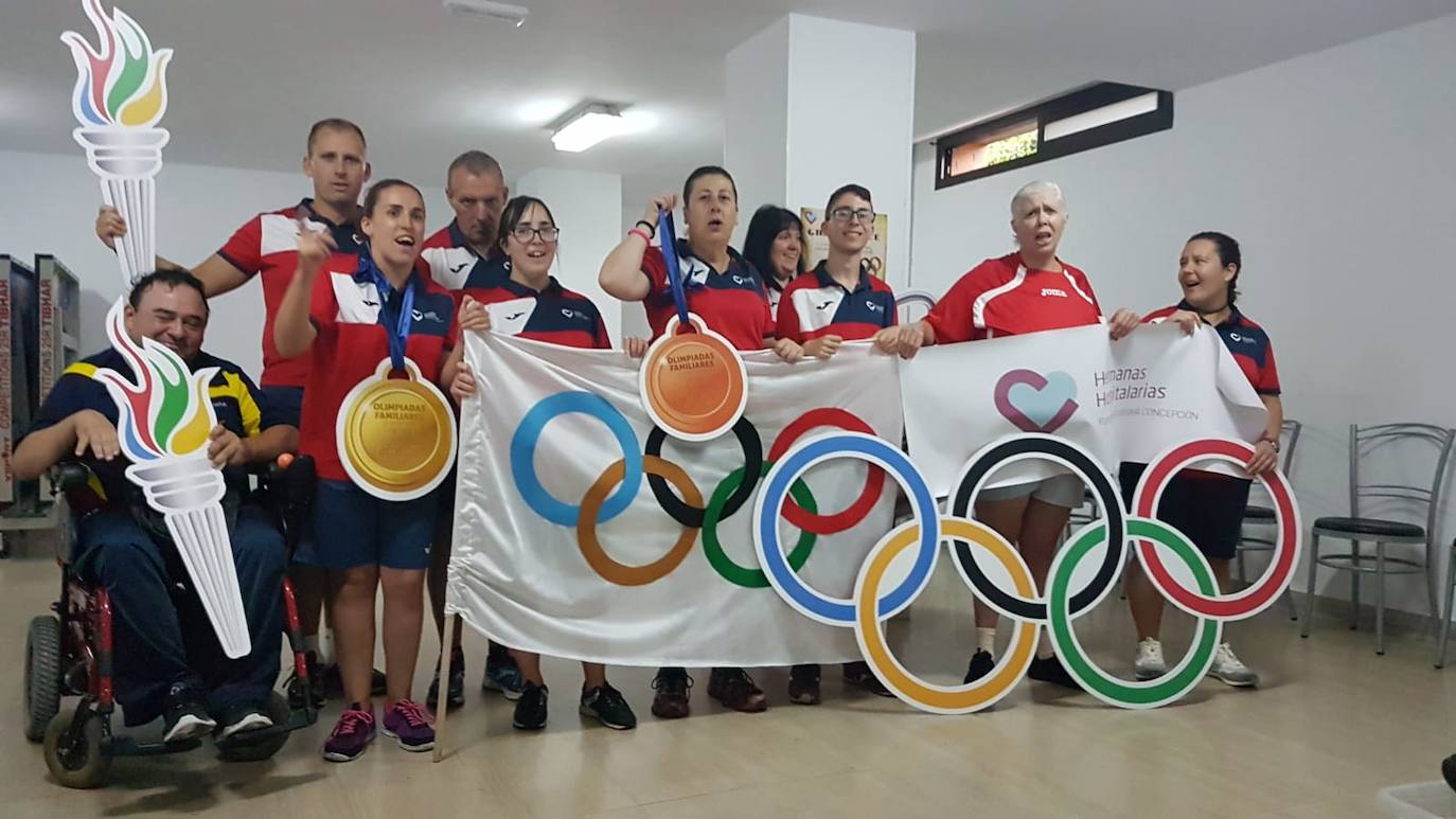 Los atletas del Purísima, protagonistas de unas olimpiadas vecinales que se tornan inclusivas