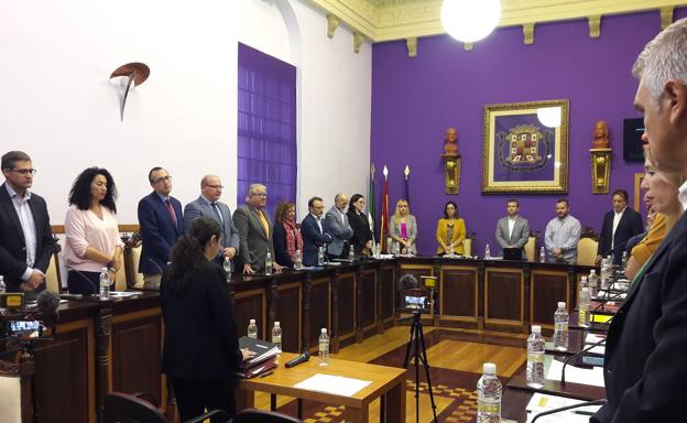 Aprobada la subida del IBI, con la amenaza de los 'hombres de negro'