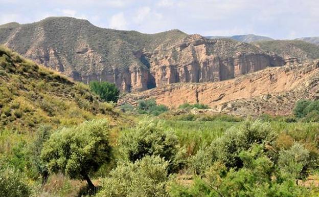 Ruta por el Valle del río Guardal: un paseo entre cuevas trogloditas, barrancos y cañadas