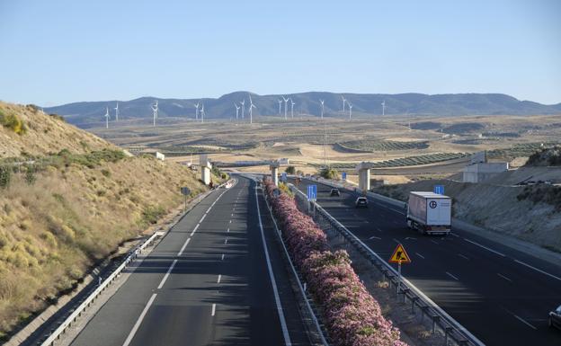 La A-44 perderá un carril en dirección Granada durante cinco días por las obras de la segunda circunvalación