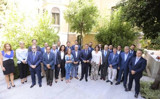 Cuerva lidera una candidatura que pretende convertir la Cámara de Granada en «la mejor de España»