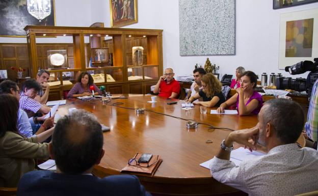 La rectora de la UGR anuncia que la Selectividad de septiembre podría suprimirse