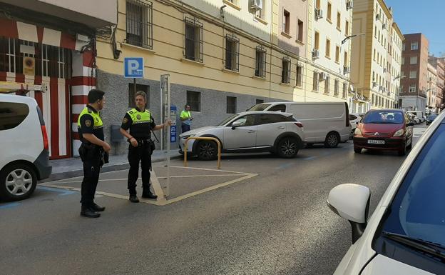 Un bebé de dos meses, herido en la cabeza tras caerle encima parte de una cornisa en Granada