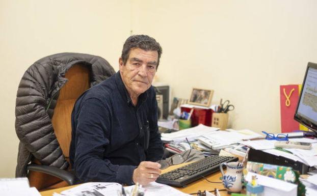 «Un beso para la niña marroquí, reina de las fiestas de Otura: los feos son los que te critican»