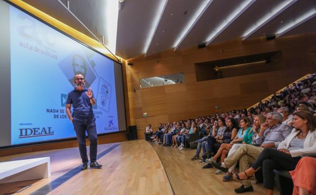 «Hay que reeducar el cerebro con argumentos, perseverancia y llevándole la contraria»