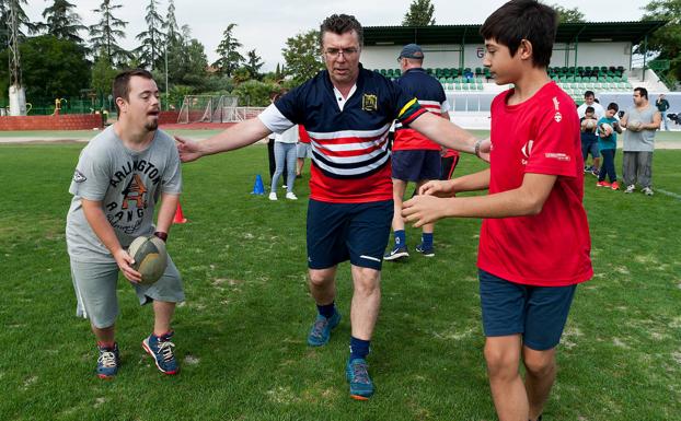 Escoriones pone en marcha la primera escuela de rugby inclusivo de Granada