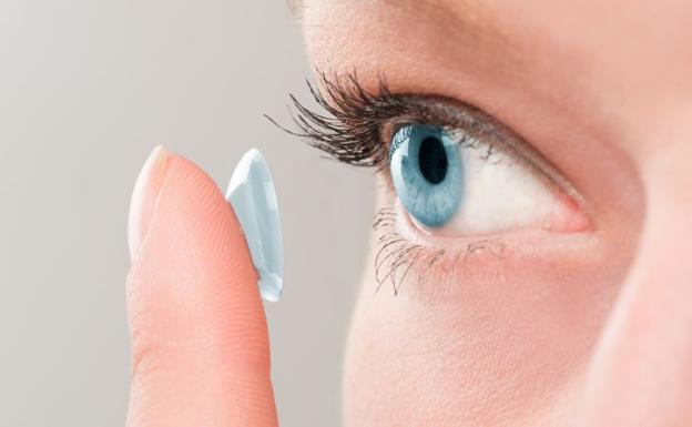Las lentillas, una solución que debe ser cuidada al milímetro