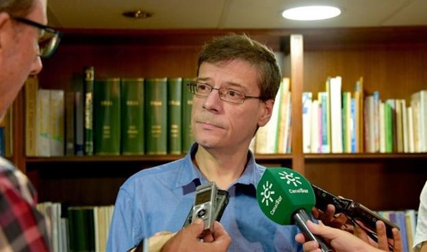 El PSOE critica los fichajes como cargos de la Junta de la abogada del PP en el 'caso ERE' y de un militar en la reserva