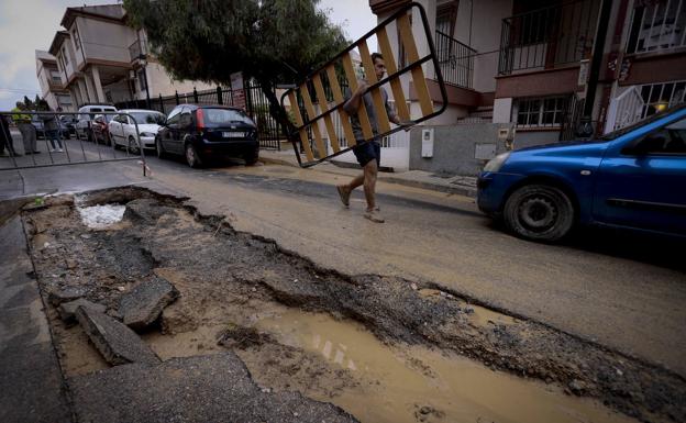 La Junta ayuda con 4 millones de euros a las 72 localidades granadinas afectadas por la lluvia