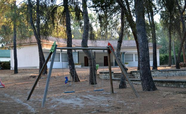 Asociaciones de padres denuncian el cierre de 146 unidades en colegios de Granada