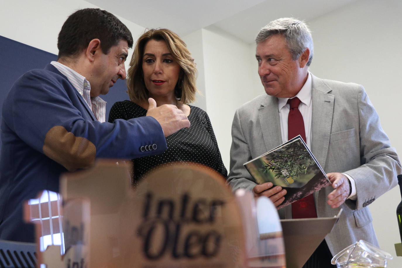 Susana Díaz defiende precios justos para el aceite de oliva