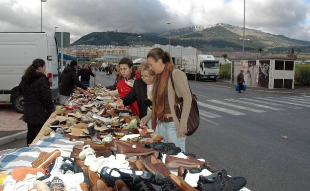 El mercadillo regresa este jueves a Ronda de Marroquíes tras varios intentos fallidos