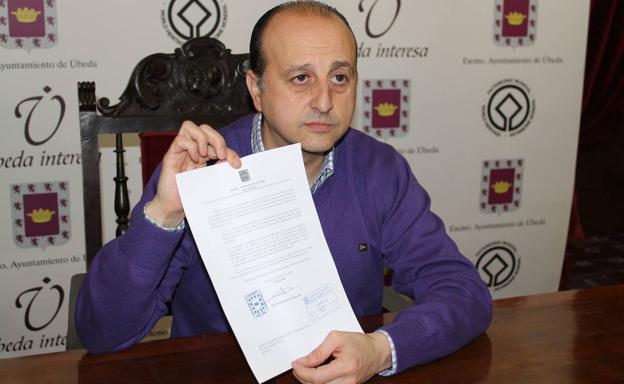 El exalcalde ubetense José Robles se marcha del PP dando un portazo